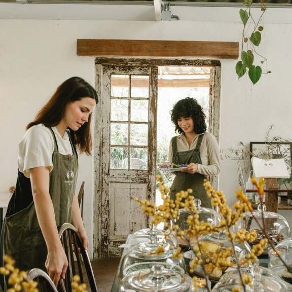 two women small business